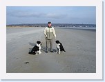 DSC00313 * Chris at the beach again Nimrod on the left. There is a lovely hotel at the end of this part of the beach but they do not take dogs. * Chris at the beach again Nimrod on the left. There is a lovely hotel at the end of this part of the beach but they do not take dogs. * 640 x 480 * (41KB)